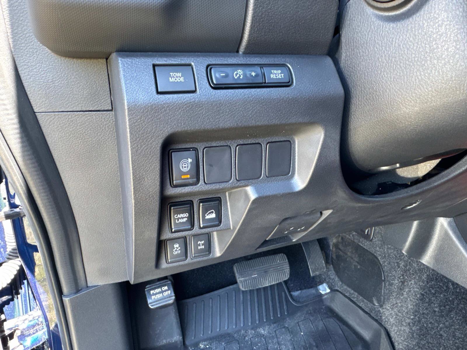 Used 2023 Nissan Frontier PRO-4X w/ Technology Package image 34