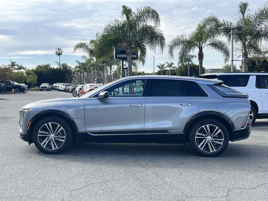 New 2025 Cadillac Lyriq Luxury image 7