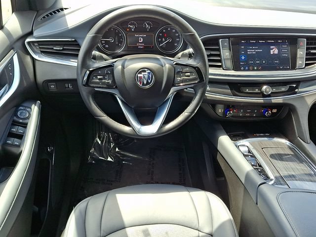 Used 2023 Buick Enclave Essence AWD/4WD image 12