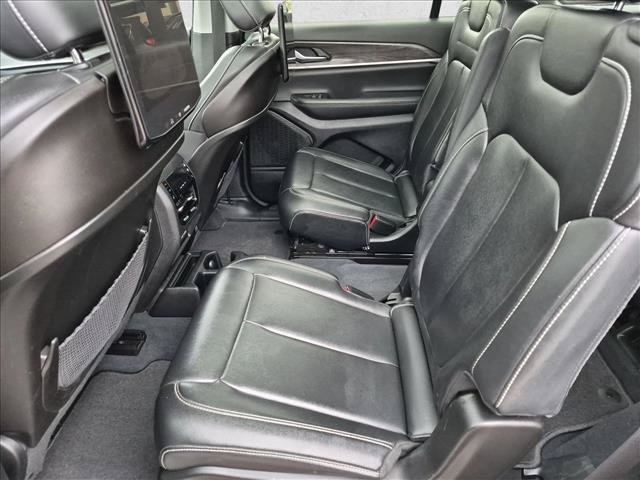 Used 2023 Jeep Grand Cherokee L Limited w/ Luxury Tech Group II AWD/4WD image 26