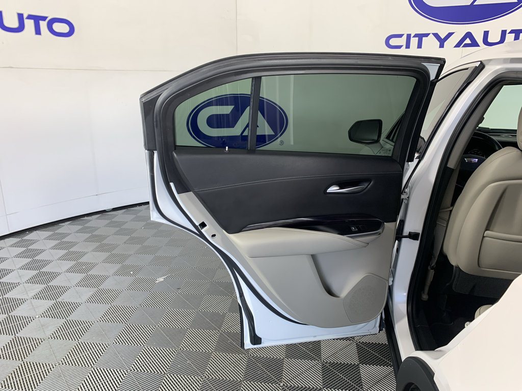 Used 2021 Cadillac XT4 Luxury w/ Cold Weather Package FWD image 28