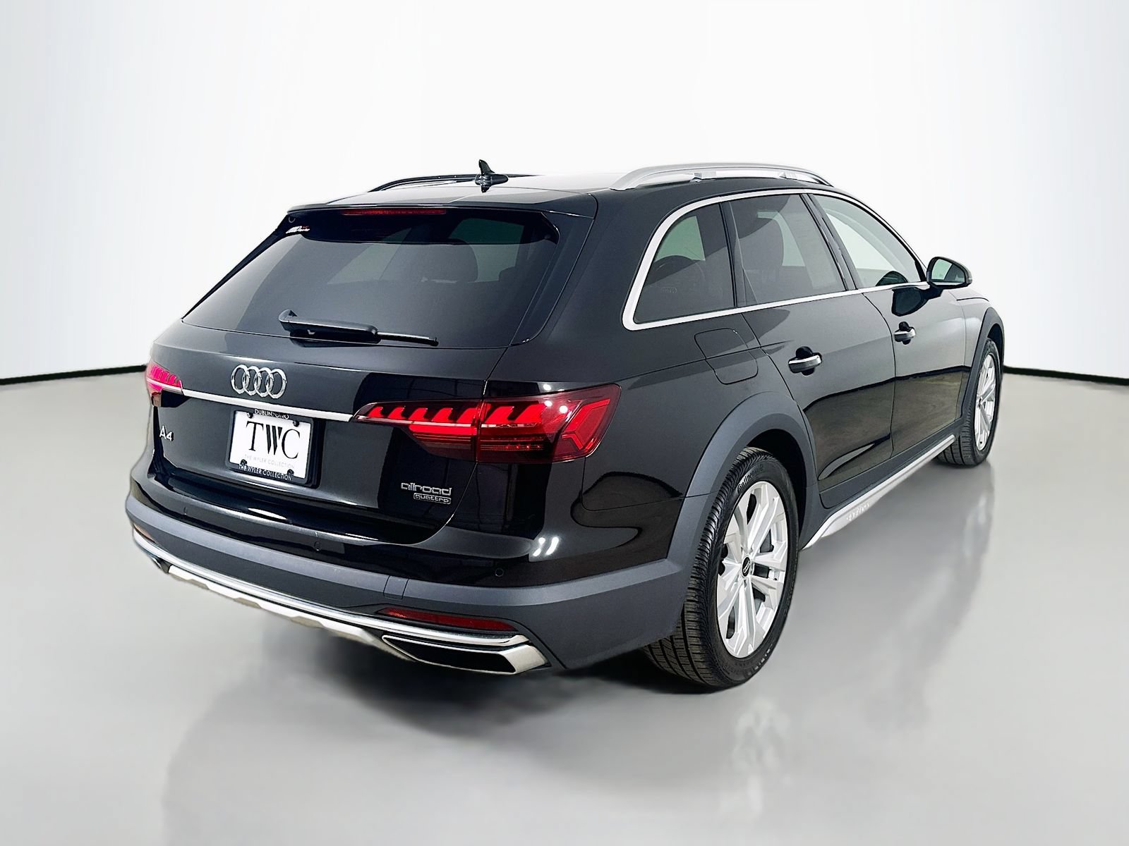 Used 2023 Audi A4 2.0T allroad Premium Plus w/ Premium Plus Package AWD/4WD image 5