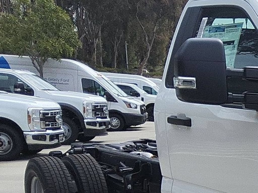 New 2026 Ford F350 XL w/ XL Chrome Package RWD image 18