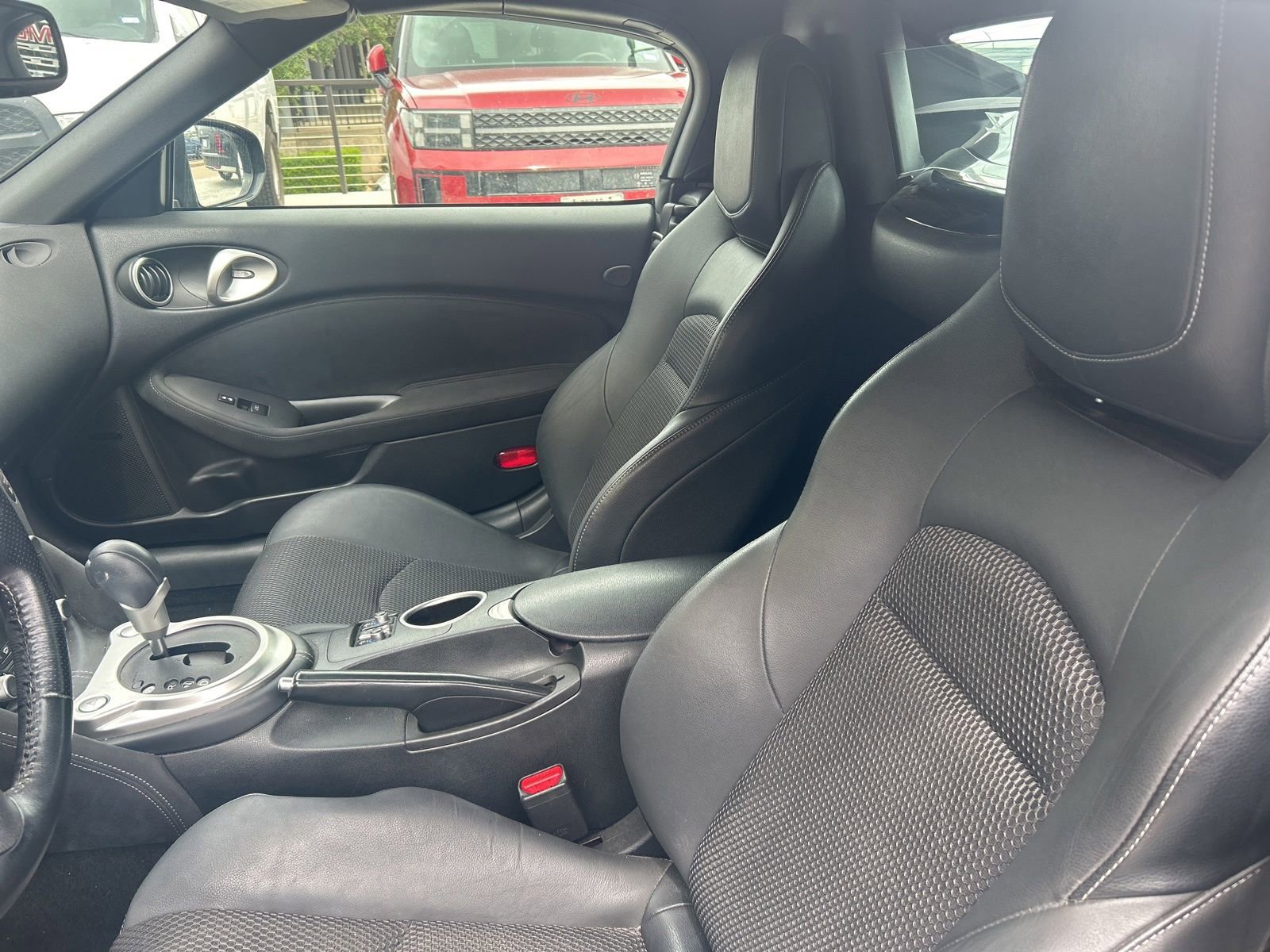 Used 2019 Nissan 370Z Touring RWD image 16