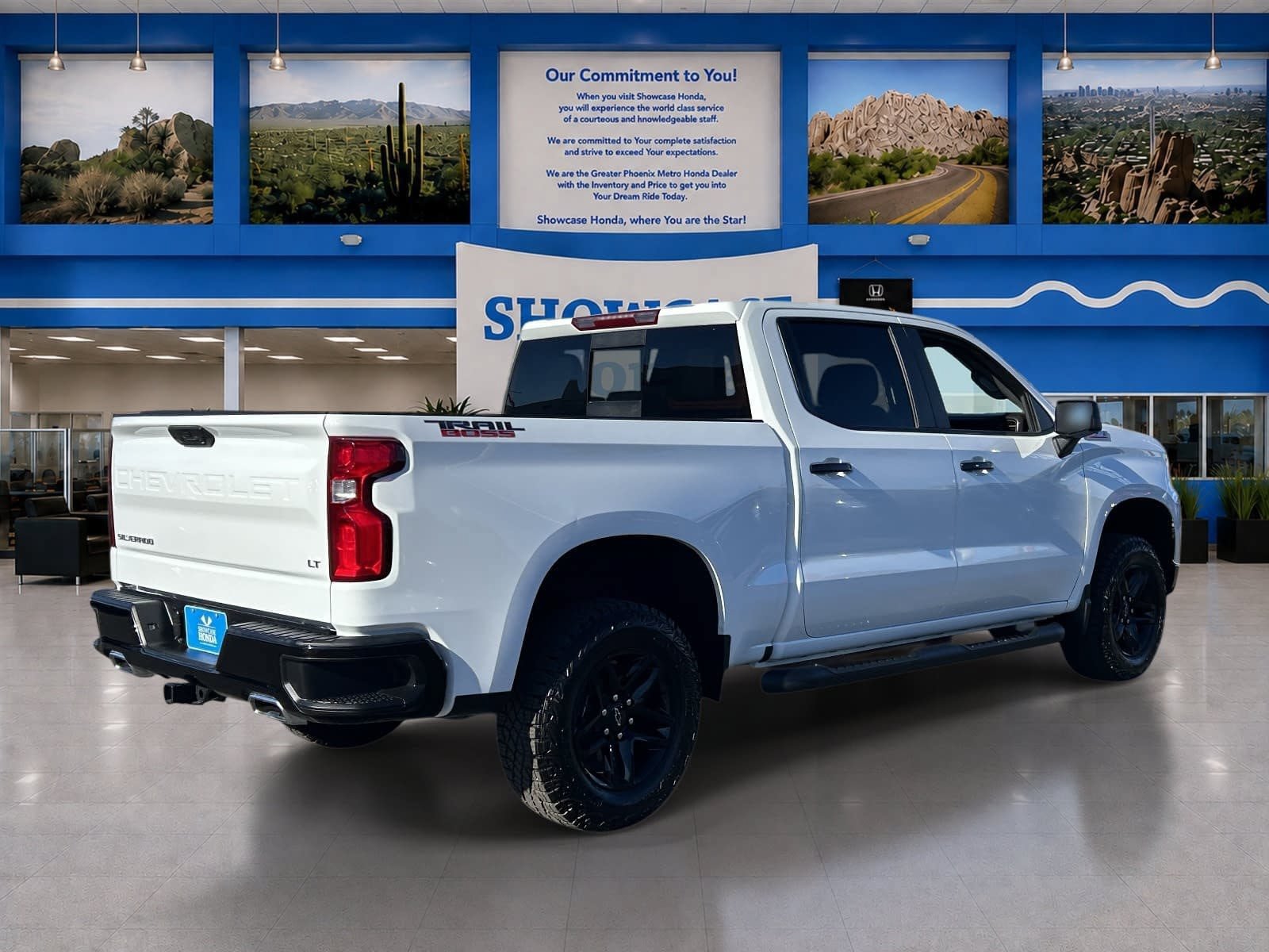 Used 2025 Chevrolet Silverado 1500 LT Trail Boss w/ Convenience Package II AWD/4WD image 10