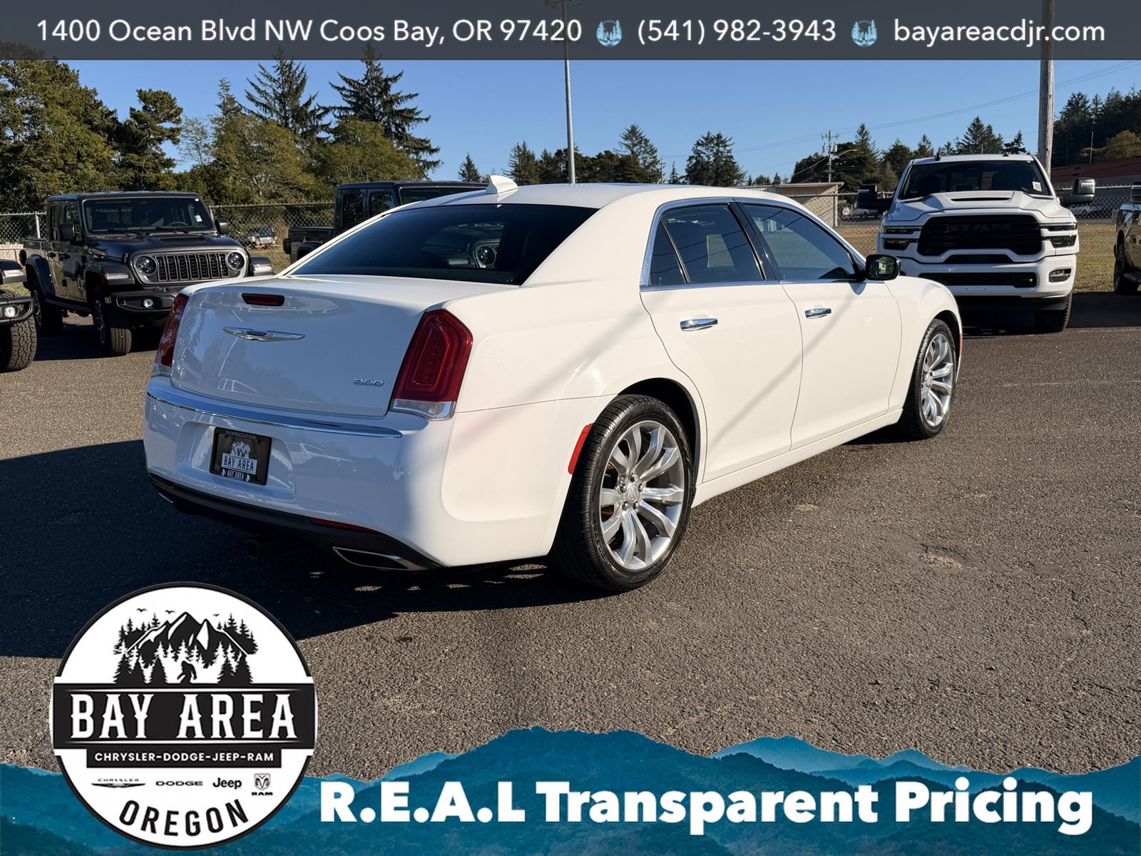 Used 2019 Chrysler 300 Limited w/ Light Group RWD image 5
