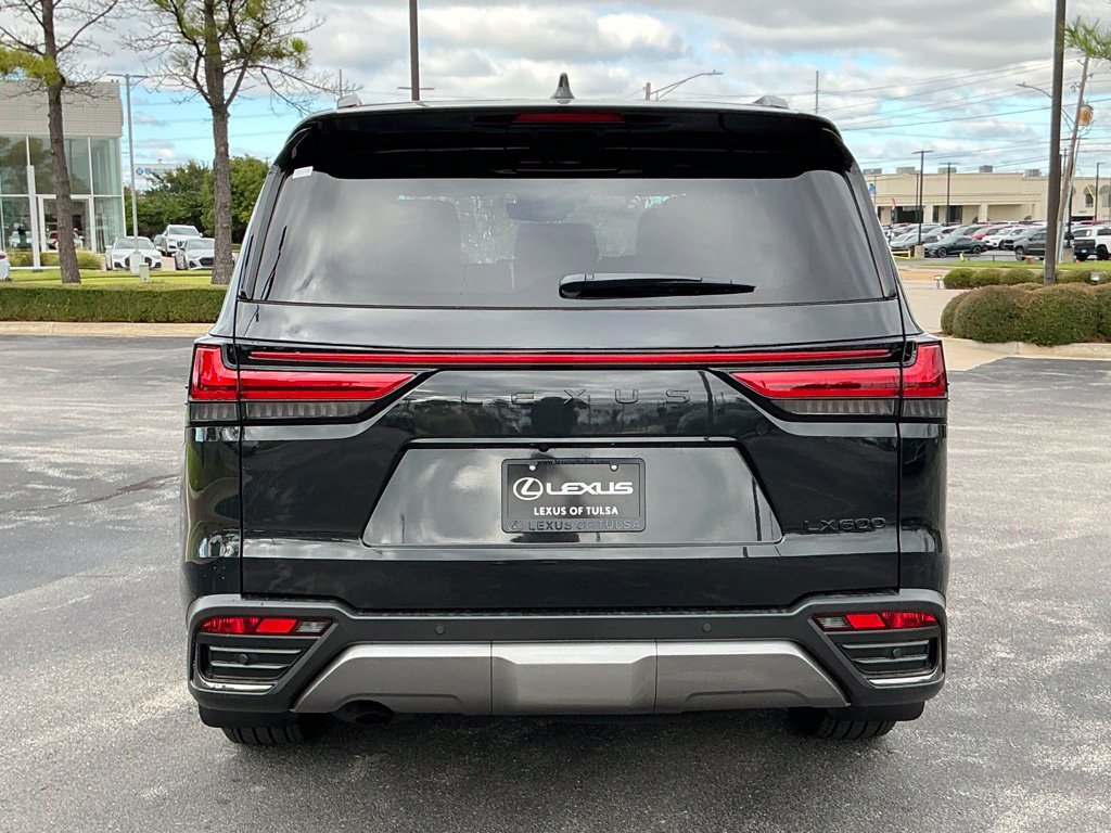 New 2026 Lexus LX 600 4WD w/ Interior Upgrade Package image 4