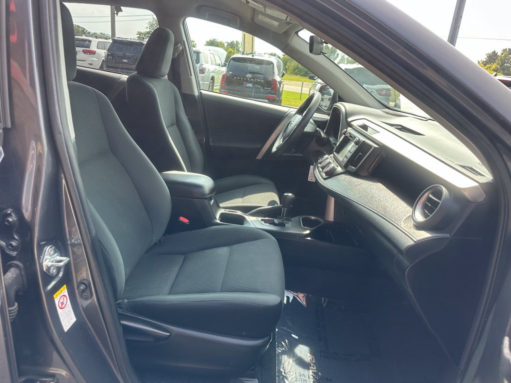 Used 2016 Toyota RAV4 LE AWD/4WD image 31