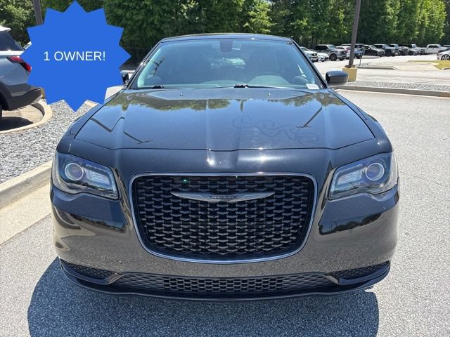 Used 2021 Chrysler 300 Touring w/ Sport Appearance Package RWD image 3