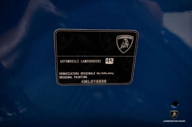 Used 2025 Lamborghini Urus SE AWD/4WD image 12