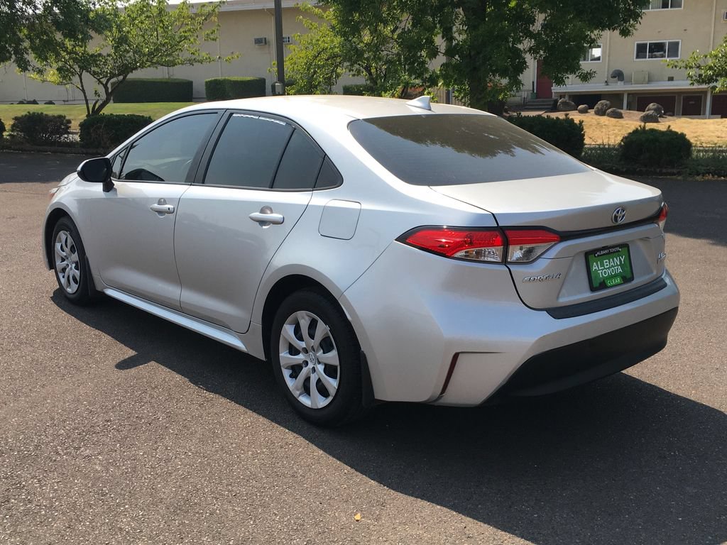Used 2023 Toyota Corolla LE FWD image 4