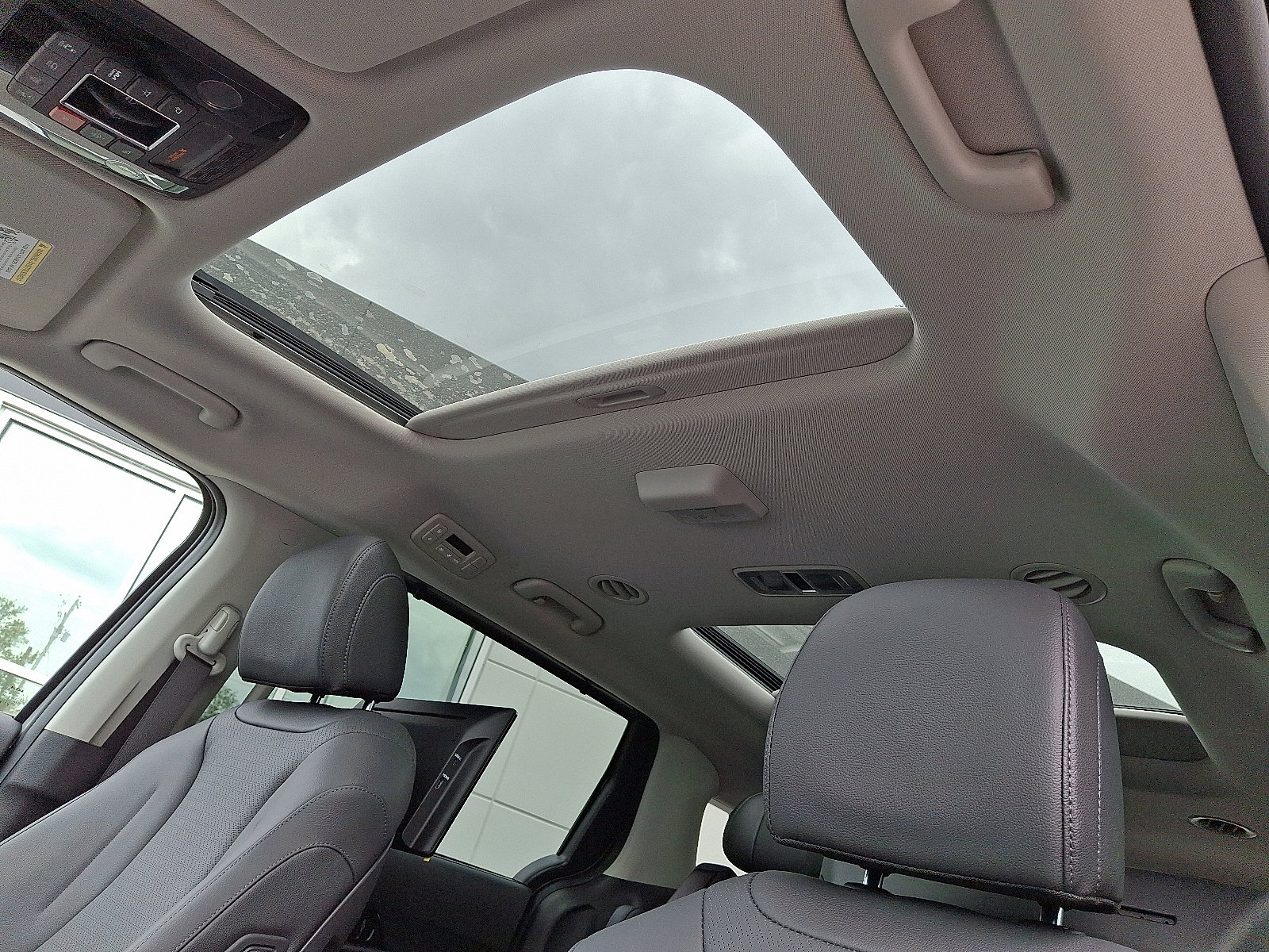 New 2025 Kia Carnival SX Prestige image 13