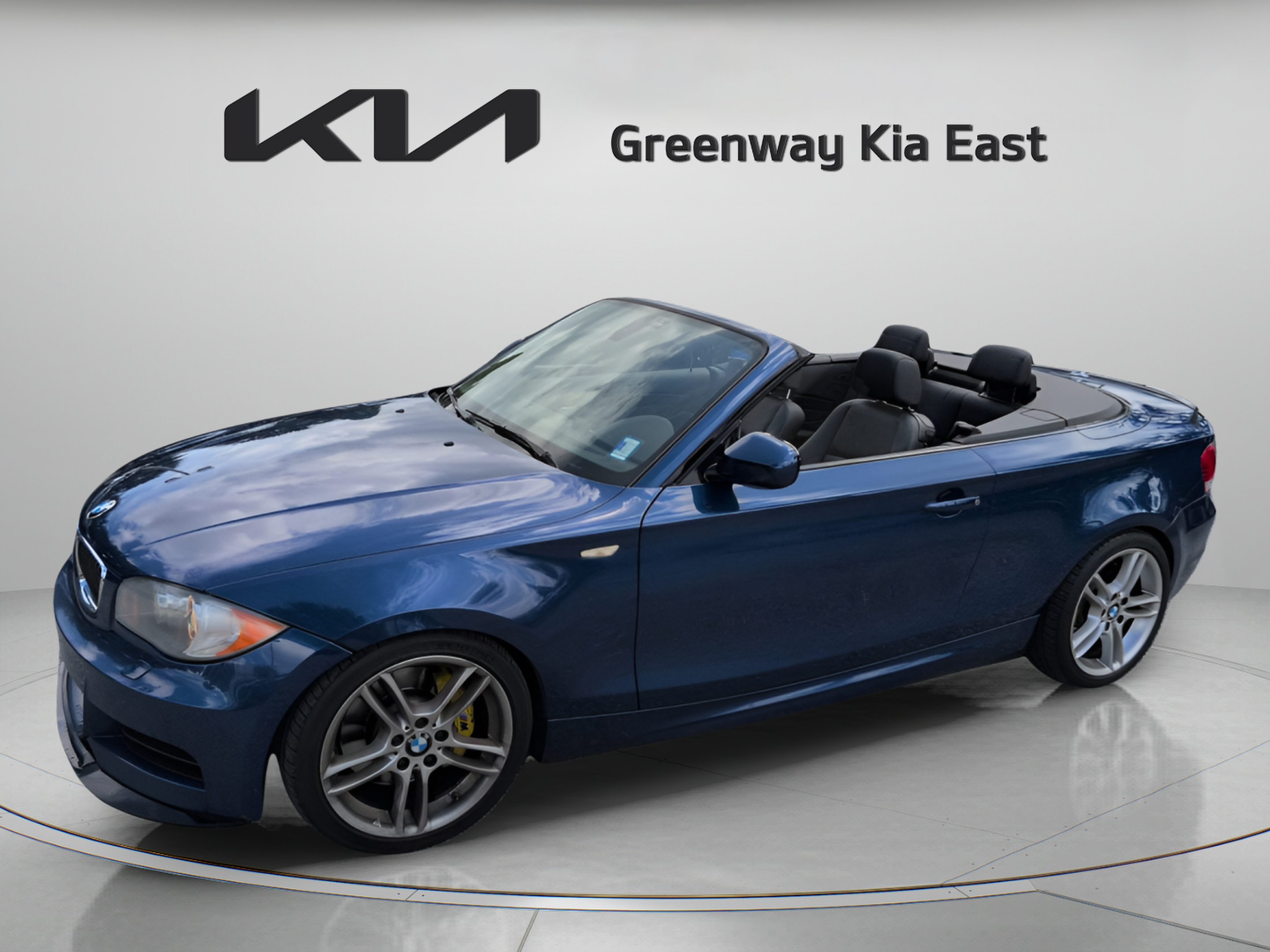 Used 2011 BMW 135i Convertible w/ Premium Pkg RWD image 18