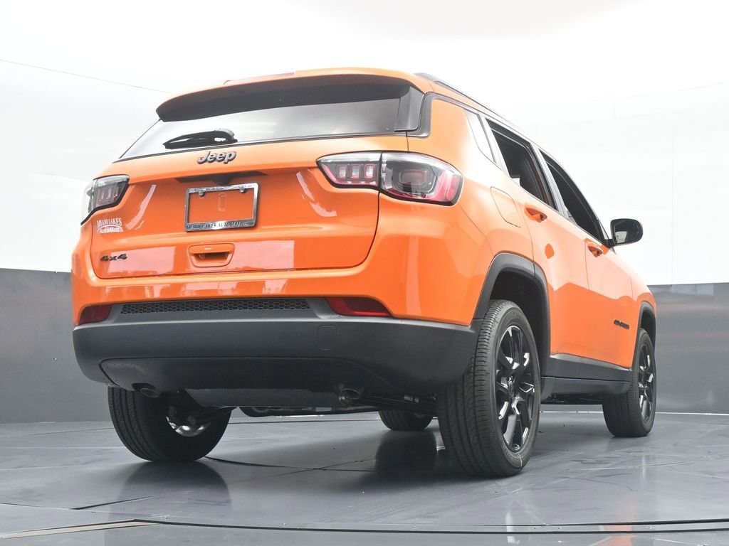 Used 2026 Jeep Compass Latitude AWD/4WD image 47
