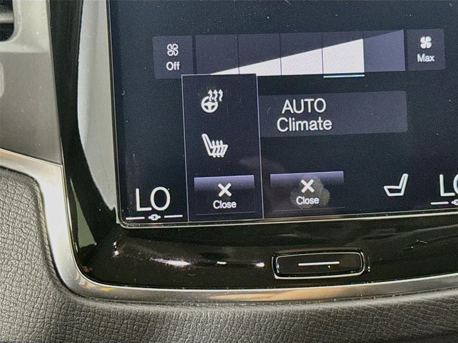 Used 2020 Volvo XC90 T6 Momentum AWD/4WD image 23