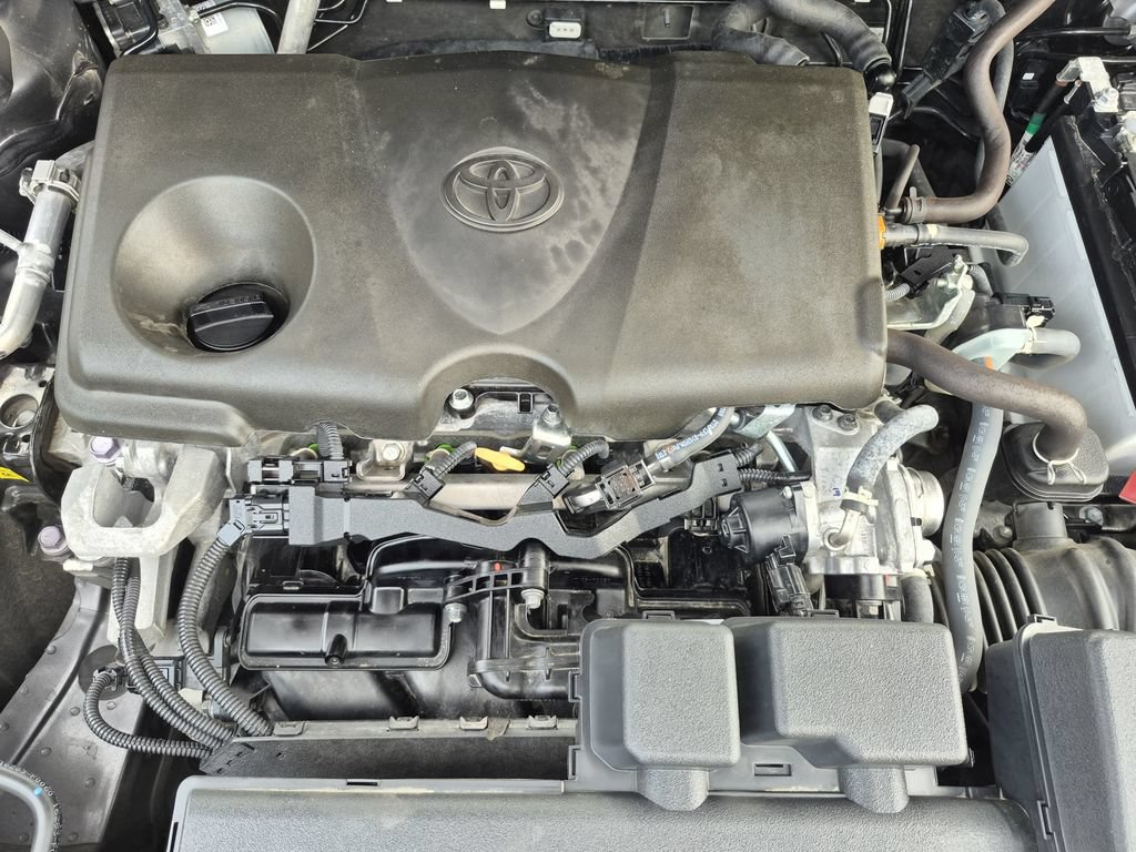 Used 2025 Toyota RAV4 LE AWD/4WD image 17