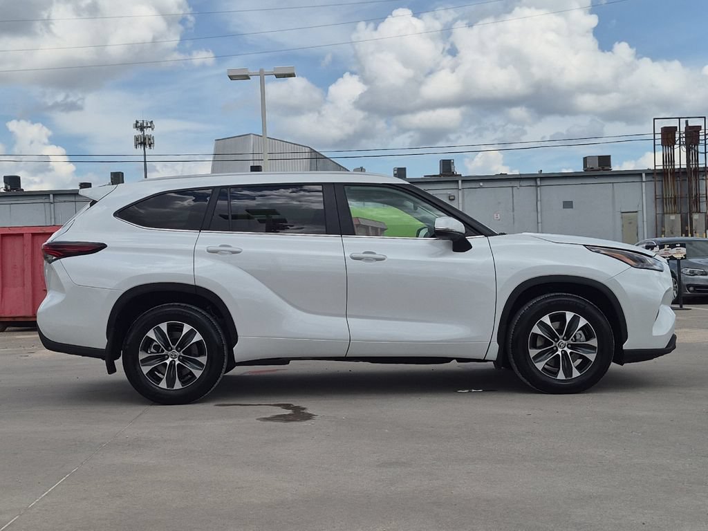 Used 2026 Toyota Highlander XLE AWD/4WD image 7