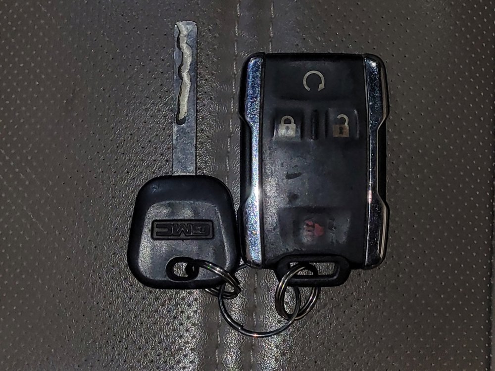 Used 2015 GMC Sierra 1500 Denali w/ Driver Alert Package image 32