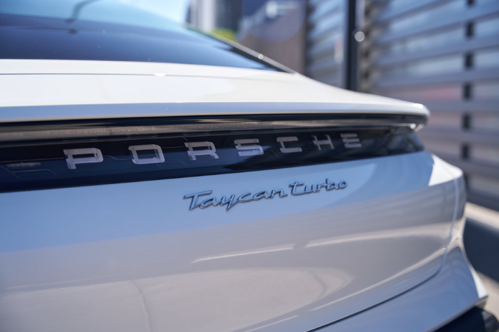 Used 2020 Porsche Taycan Turbo AWD/4WD image 9