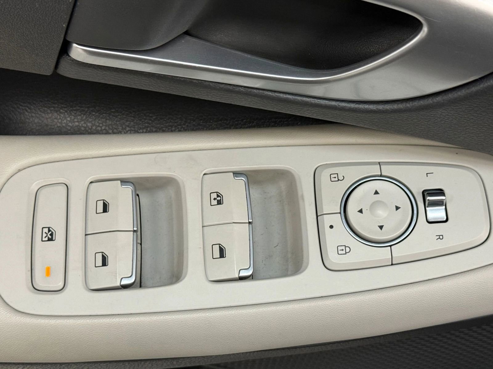 Used 2022 Hyundai Sonata SE w/ Cargo Package image 23