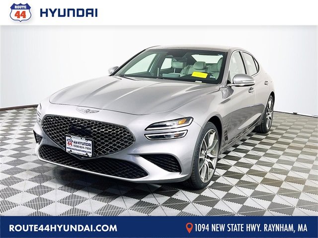 Used 2024 Genesis G70 2.5T image 1