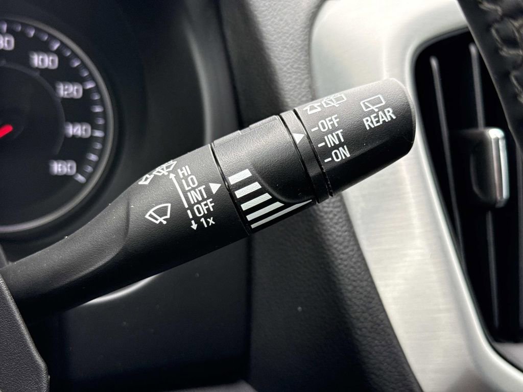 Used 2024 GMC Terrain SLT AWD/4WD image 10