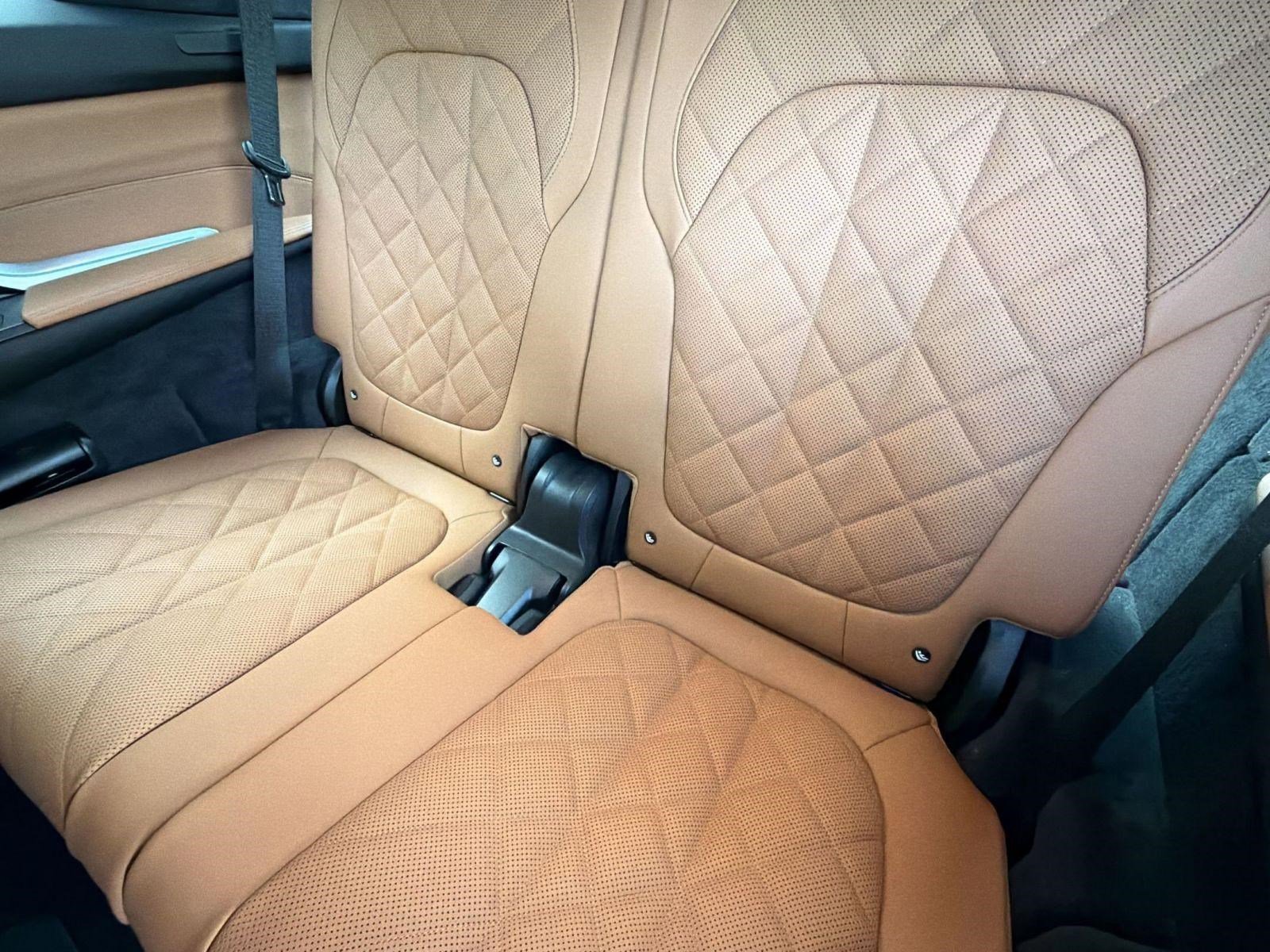 Used 2026 BMW X7 xDrive40i w/ M Sport Package AWD/4WD image 26