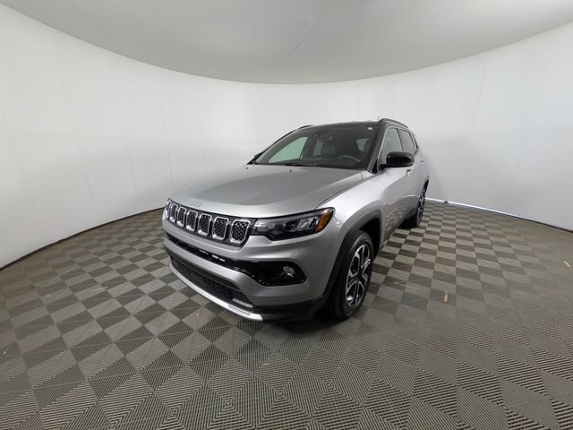 Used 2023 Jeep Compass Limited AWD/4WD image 25