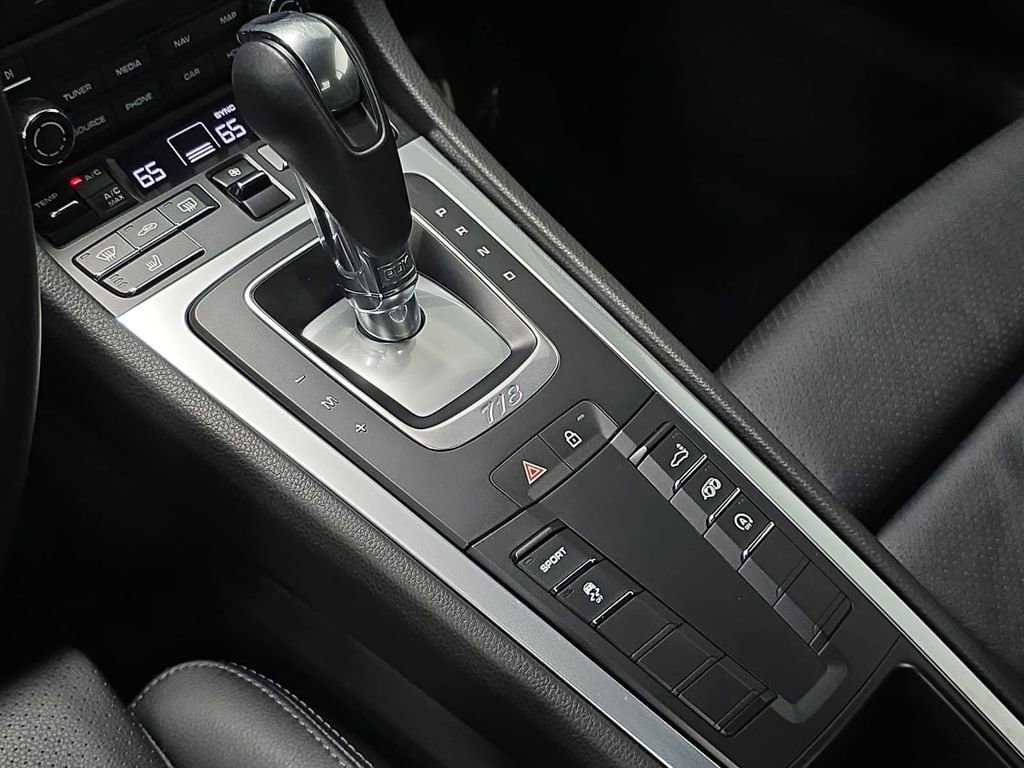 Certified 2024 Porsche 718 Cayman S RWD image 19