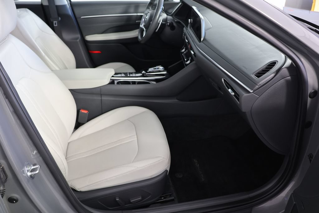 Used 2022 Hyundai Sonata Limited w/ Preferred Accessory Package FWD image 23
