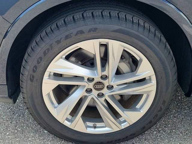Certified 2023 Audi Q7 2.0T Premium Plus w/ Premium Plus Package AWD/4WD image 9