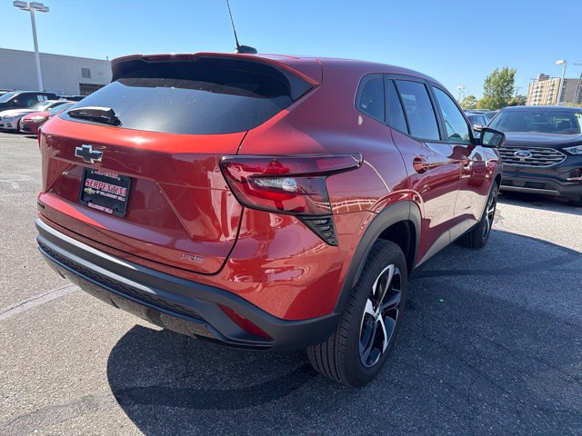 Used 2024 Chevrolet Trax RS FWD image 6
