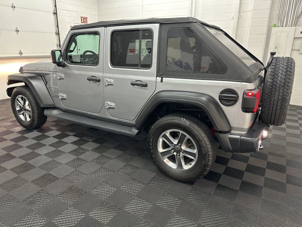 Used 2018 Jeep Wrangler Unlimited Sahara AWD/4WD image 7