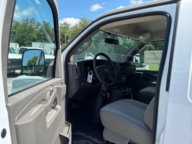 New 2026 Chevrolet Express 2500 w/ Driver Convenience Package RWD image 18