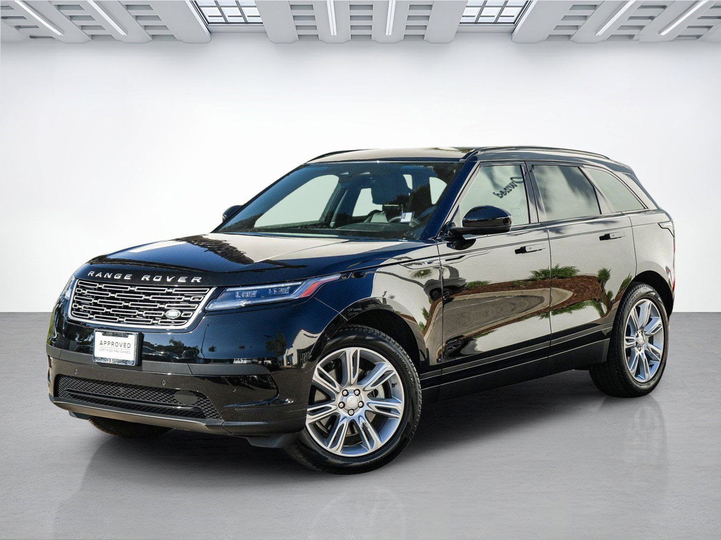 Certified 2025 Land Rover Range Rover Velar S AWD/4WD image 1
