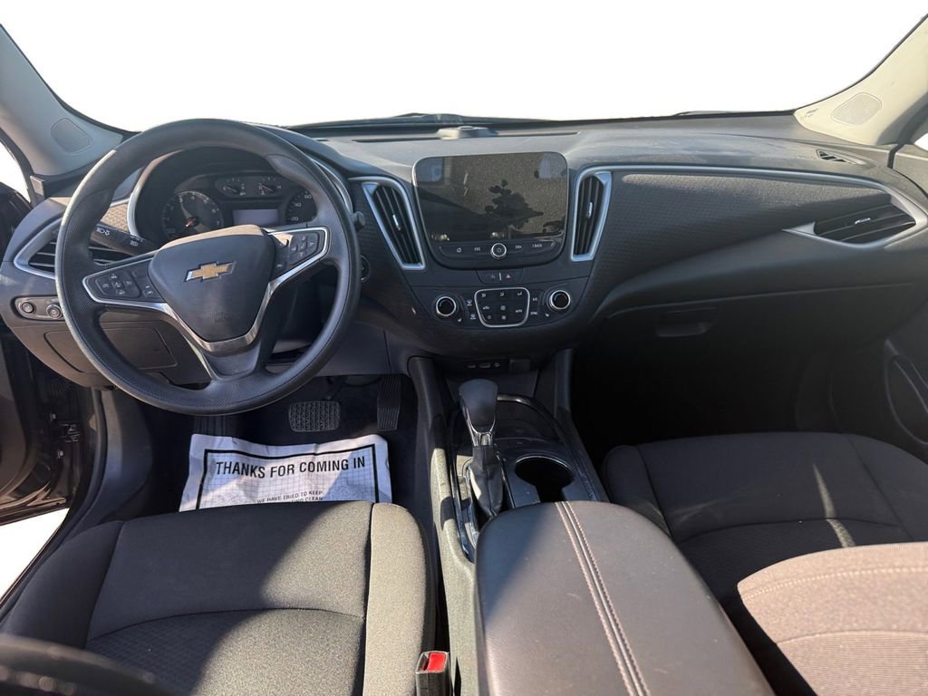 Used 2025 Chevrolet Malibu LT image 10
