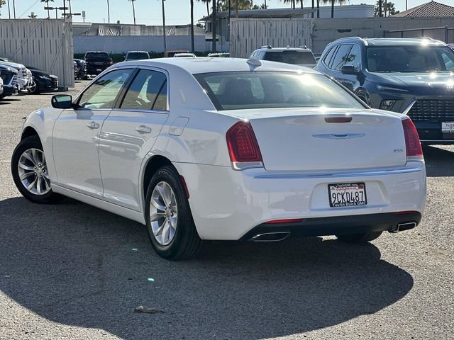 Used 2022 Chrysler 300 Touring image 6