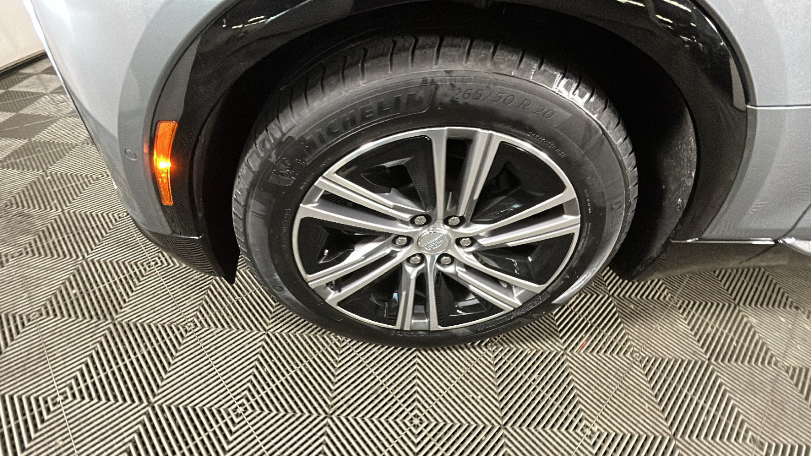Used 2024 Cadillac Lyriq Luxury AWD/4WD image 11