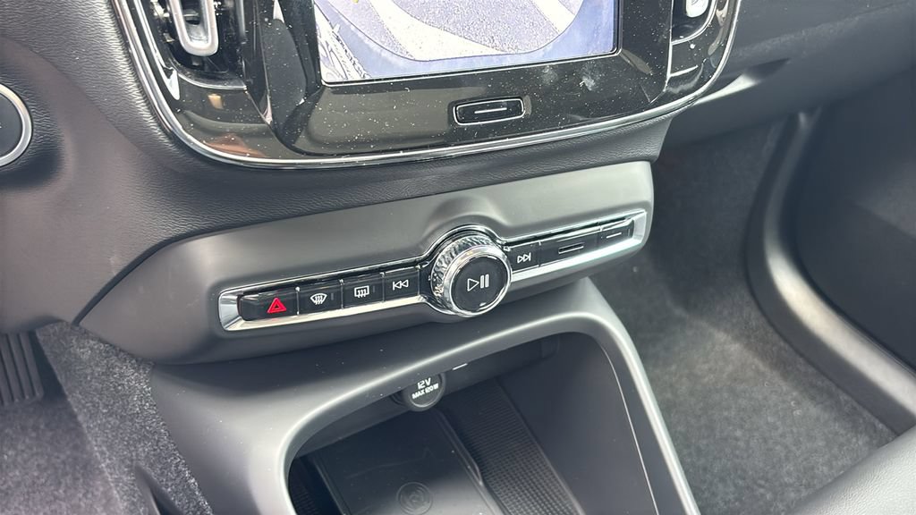 New 2026 Volvo XC40 B5 Plus w/ Protection Package Premier AWD/4WD image 20