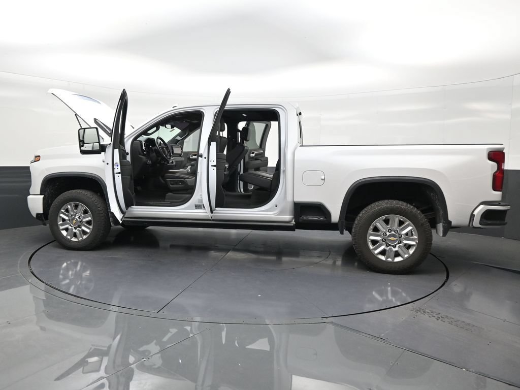 Used 2024 Chevrolet Silverado 3500 High Country w/ High Country Premium Package AWD/4WD image 30