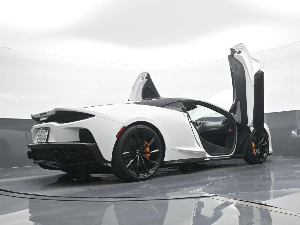 Used 2025 McLaren GTS RWD image 21