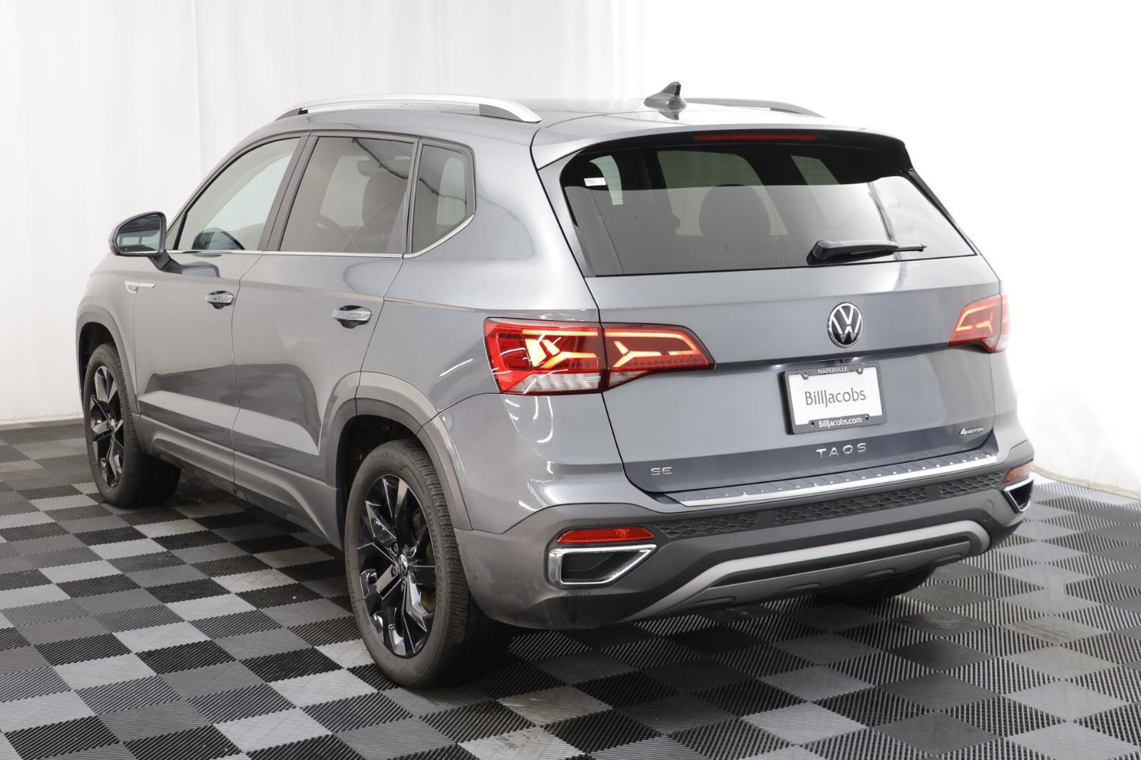 Certified 2023 Volkswagen Taos SE w/ Black Wheel Package image 15