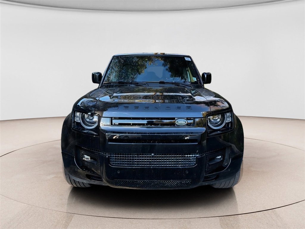Used 2023 Land Rover Defender 110 V8 video 2