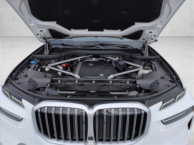 Used 2025 BMW X7 xDrive40i w/ Premium Package AWD/4WD image 25