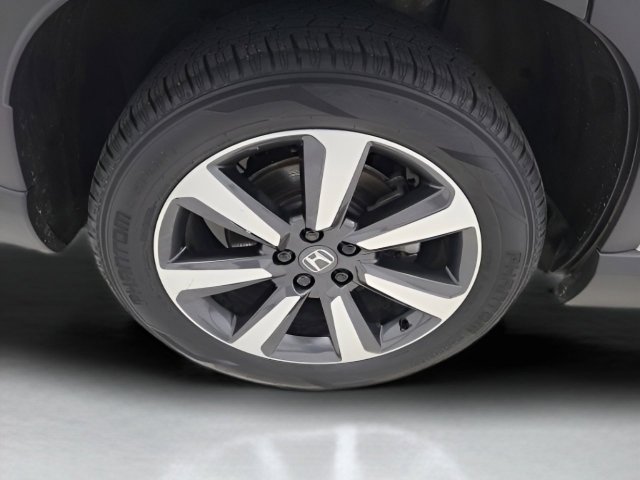 Used 2025 Honda Pilot Touring image 15