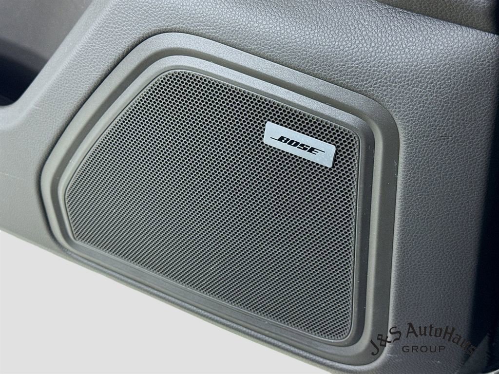 Used 2021 Porsche Macan Turbo AWD/4WD image 24