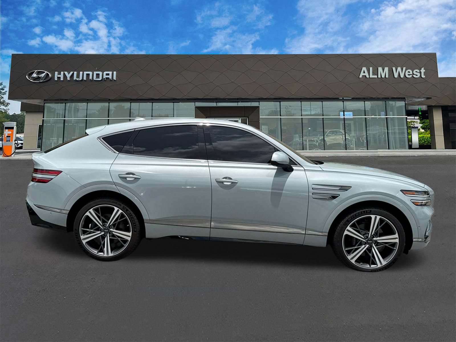 Used 2025 Genesis GV80 3.5T e-SC AWD/4WD image 4