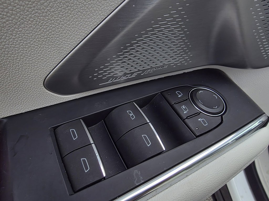 Used 2024 GMC Acadia Denali w/ Super Cruise Package image 12