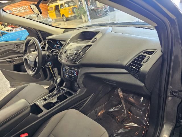 Used 2019 Ford Escape S image 8