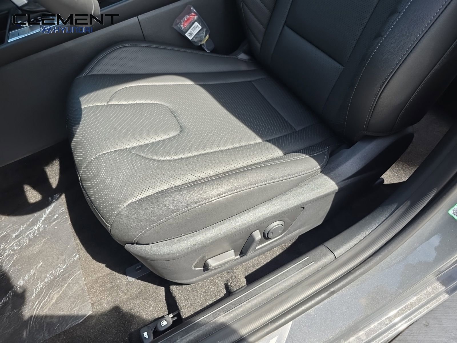 New 2025 Hyundai Elantra Limited image 24